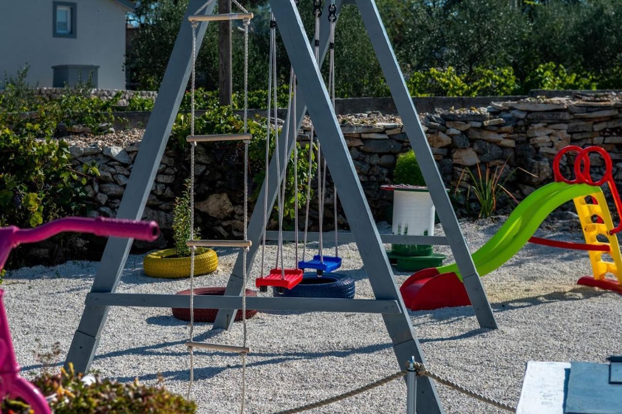 Вілла House Camellia With Fenced Pool And Playground Blizna Donja Екстер'єр фото