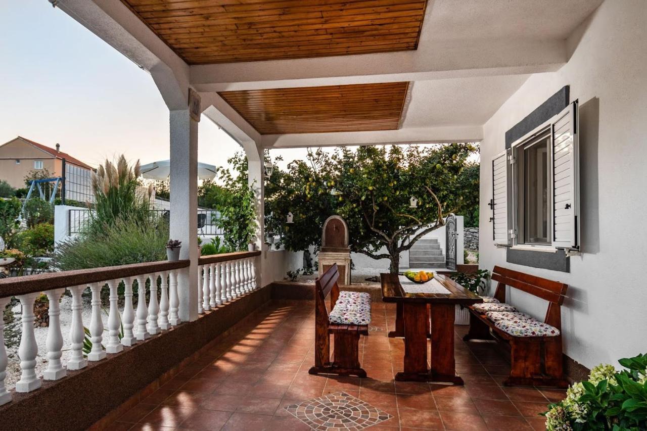 Вілла House Camellia With Fenced Pool And Playground Blizna Donja Екстер'єр фото