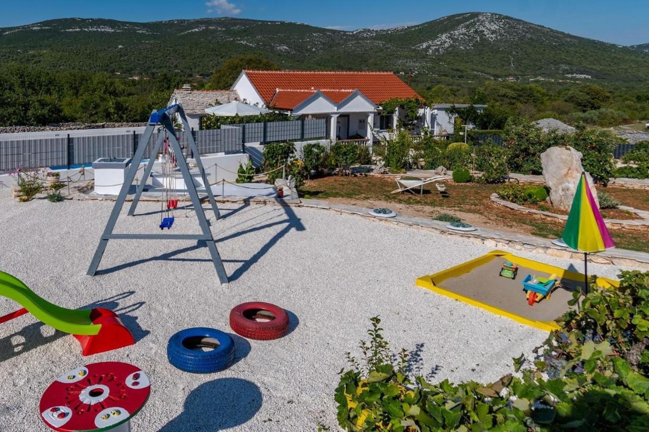 Вілла House Camellia With Fenced Pool And Playground Blizna Donja Екстер'єр фото